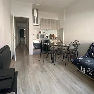 Appartamento Coeur De Au 1er 66m2, Vu Sur La Place