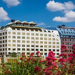 Ξενοδοχείο Radisson Red Hotel,