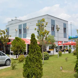 *** Hotel Alpet Albánie